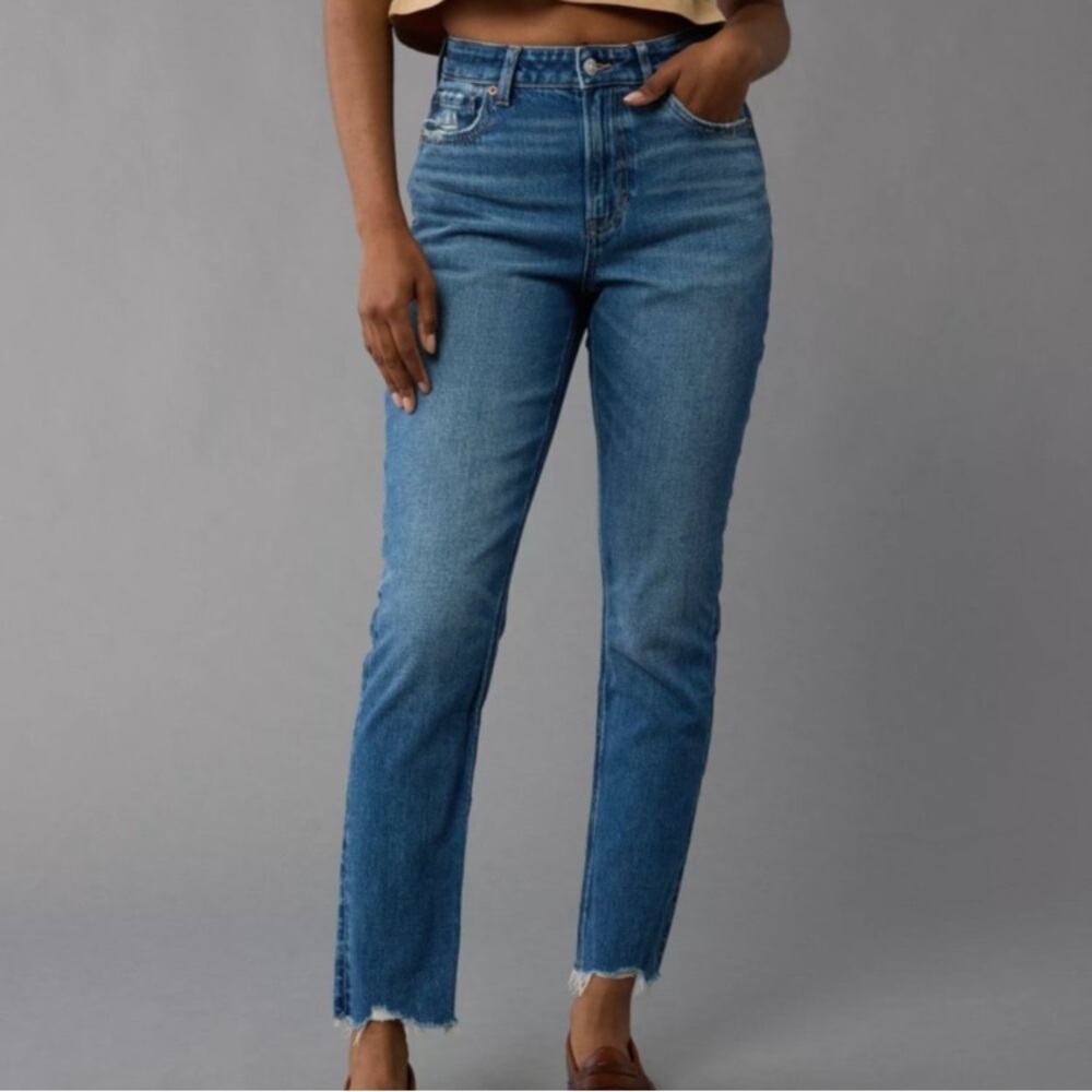 American Eagle Strigid Mom Jeans Light/Medium Wash Women's Size 12 Regular